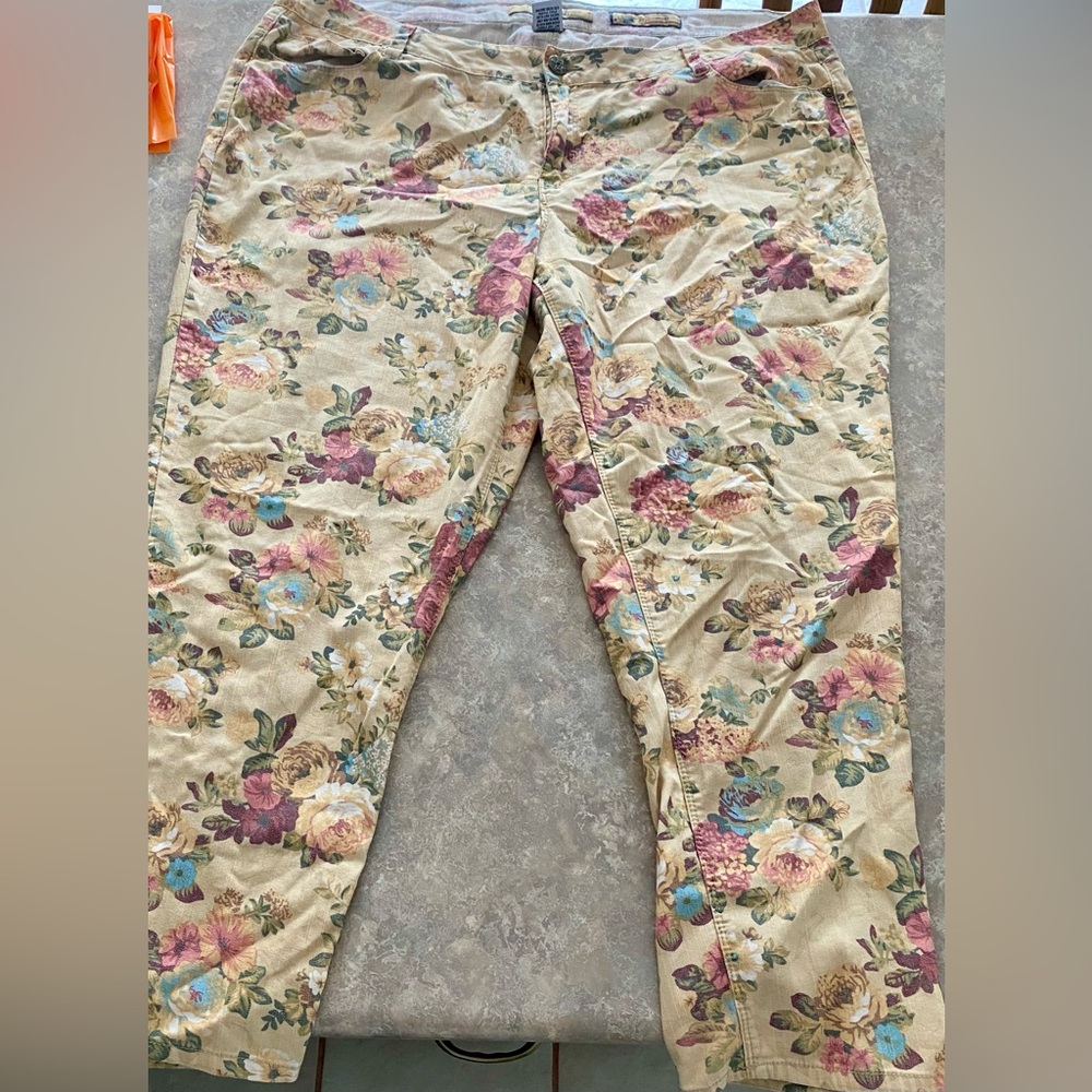 Vanilla Star Jeans Floral Capris
